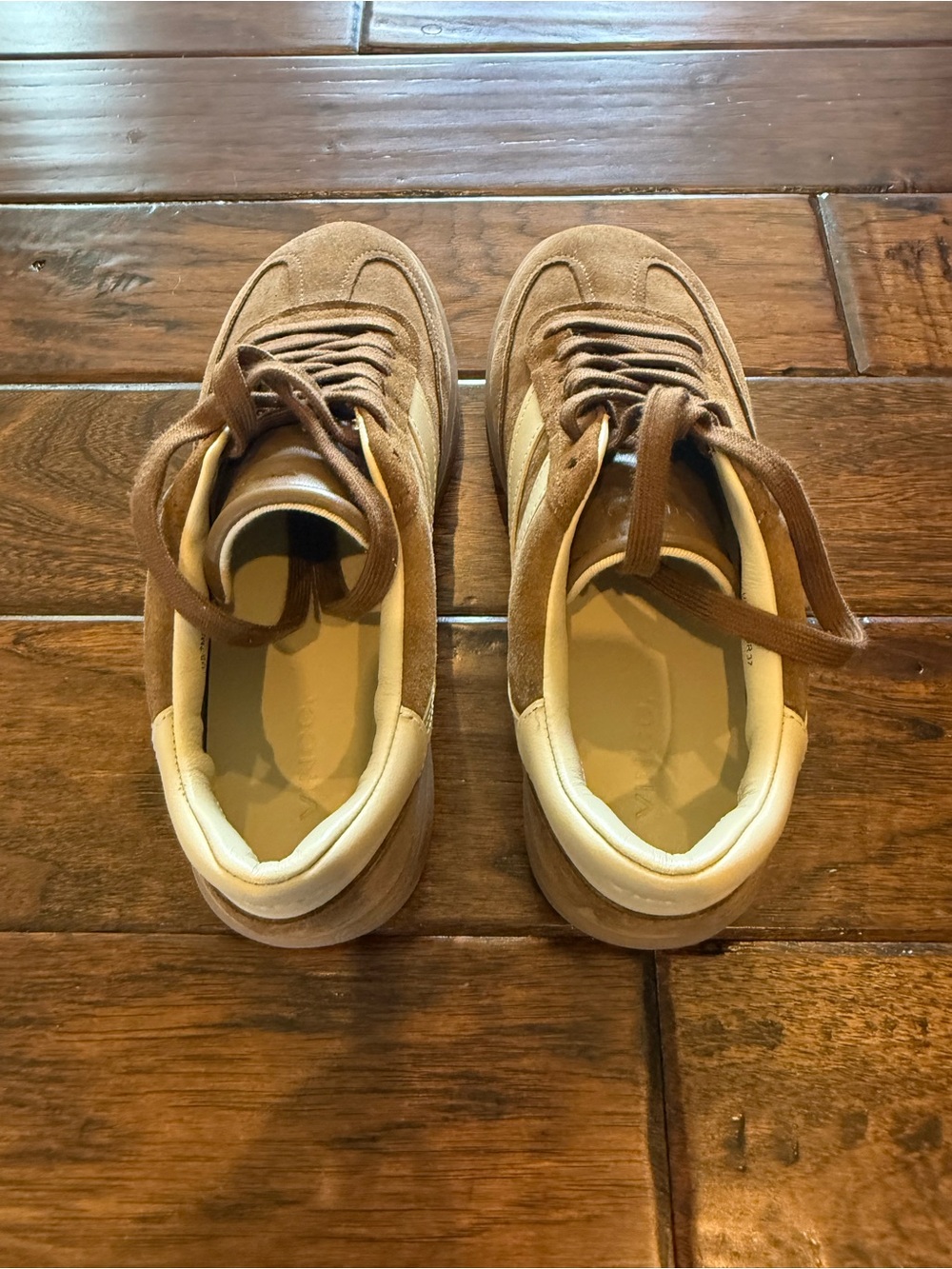 Vince Oasis Women’s Sneakers Brown Suede - Picture 2 of 8